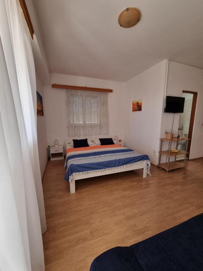 Apartments Vanja Skara Biograd Biograd Na Moru Esterno foto