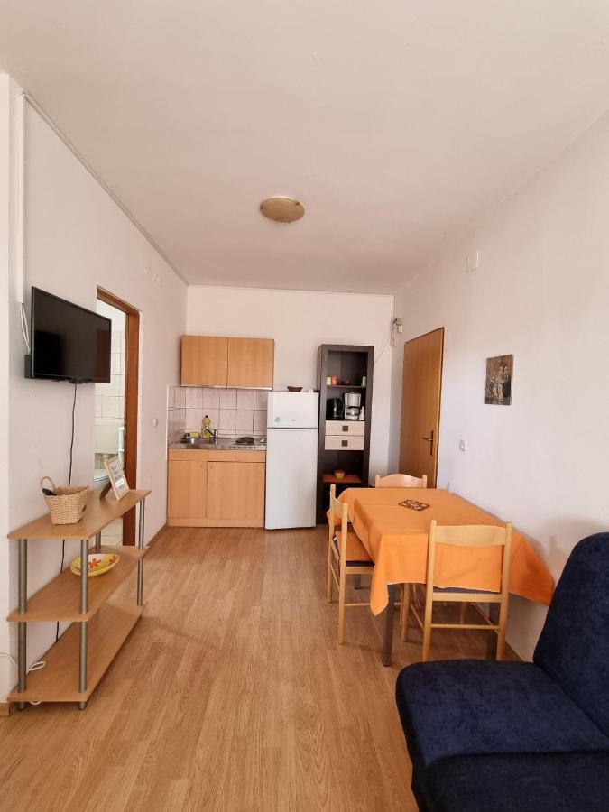 Apartments Vanja Skara Biograd Biograd Na Moru Esterno foto